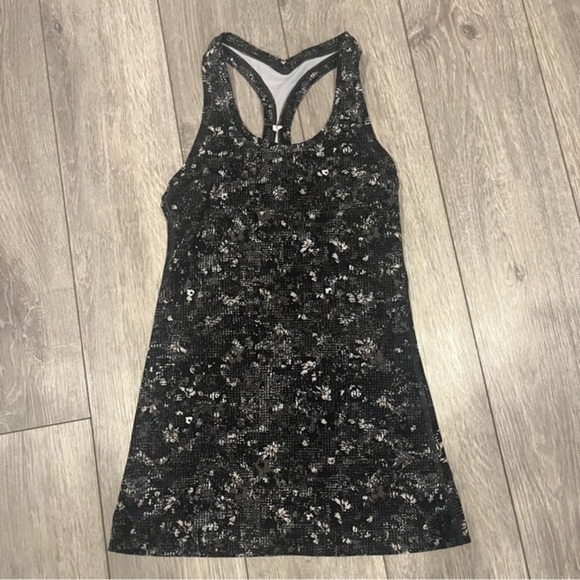 Lululemon Tank Top - Picture 1 of 4